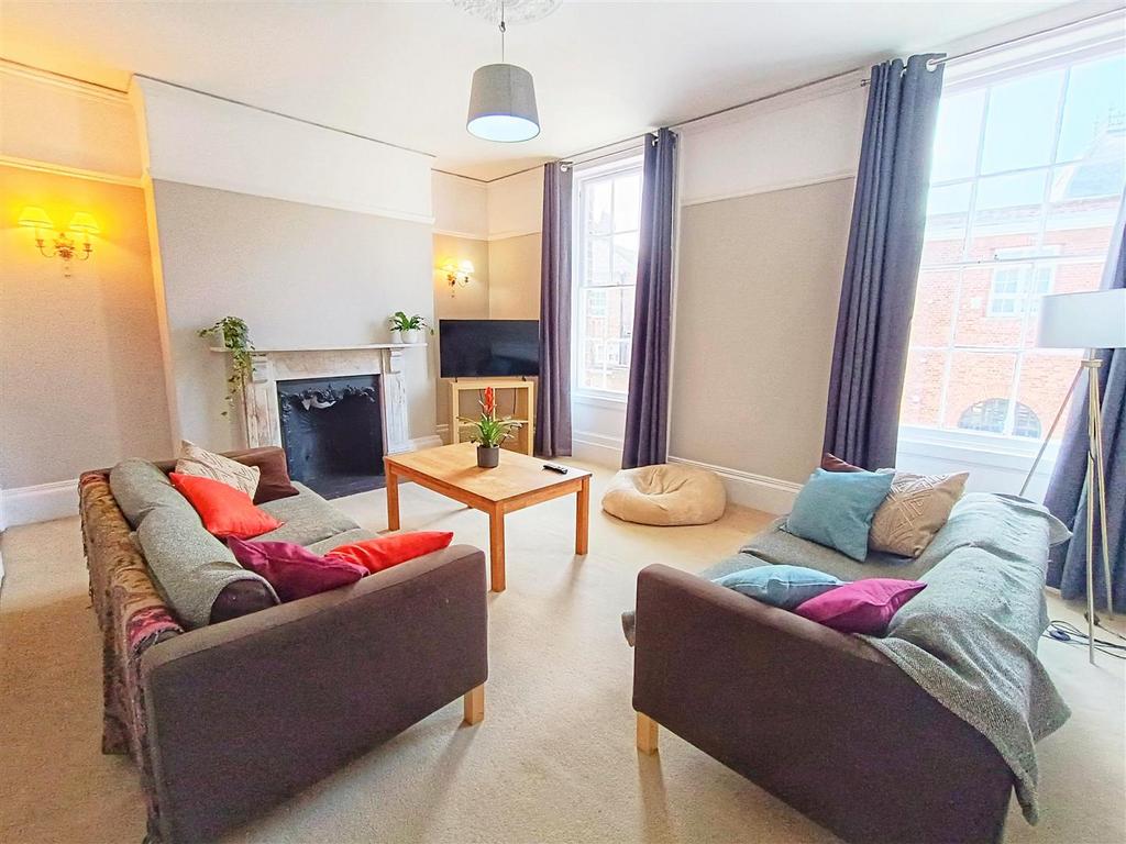 Falkner Street, Liverpool 4 bed terraced house to rent £2,500 pcm (£