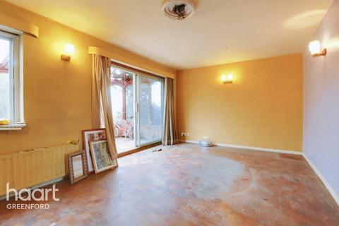 17 Farm Close, Southall, UB1 3JF