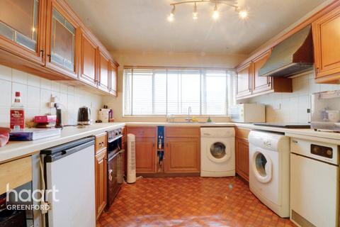 17 Farm Close, Southall, UB1 3JF