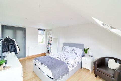 4 bedroom semi-detached house for sale - Brookside South, Barnet