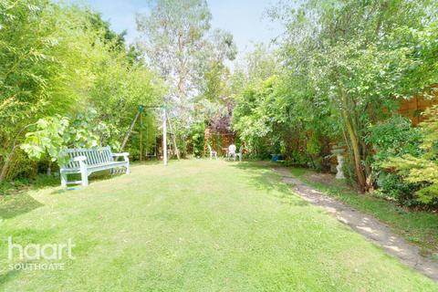 4 bedroom semi-detached house for sale - Brookside South, Barnet