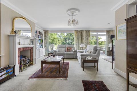 4 bedroom detached house for sale - Brookmans Avenue, Brookmans Park, Hertfordshire, AL9