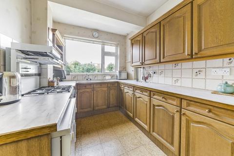 32 The Grove, West Wickham, BR4 9JS