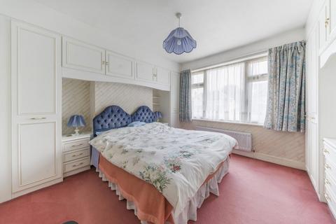 32 The Grove, West Wickham, BR4 9JS
