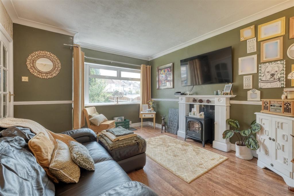 Kingswood Road, Longbridge... 3 bed end of terrace house £240,000