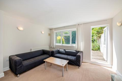 3 bedroom apartment to rent, St Saviours Road, London, SW2