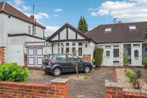 56 Park Avenue, Bushey, WD23 2BA