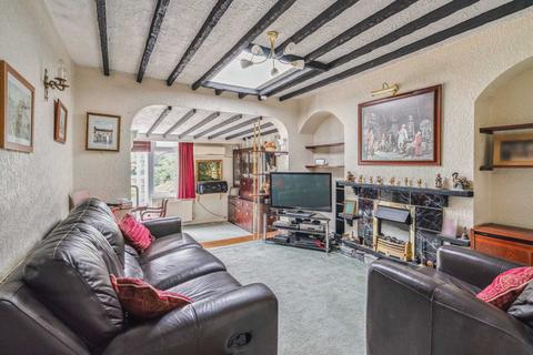56 Park Avenue, Bushey, WD23 2BA