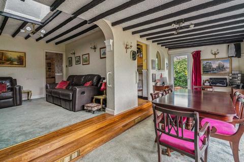 56 Park Avenue, Bushey, WD23 2BA