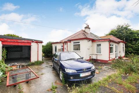 2 bedroom detached bungalow for sale - Ceg Y Ffordd, Prestatyn, Denbighshire LL19 7YE