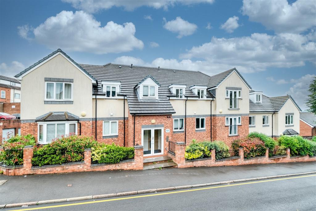 Coupe Court, Mayfields, Redditch B98 7FW 2 bed apartment £155,000