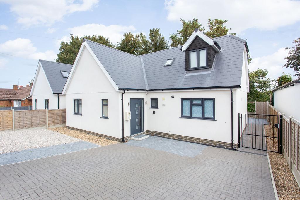 Raymond Avenue, Canterbury, CT1 3 bed detached house for sale £550,000