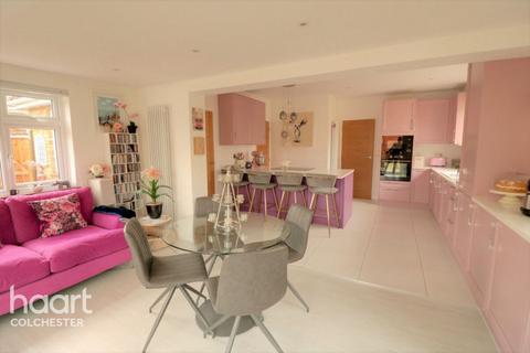 15 Albert Road, Brightlingsea, Colchester, CO7 0NB