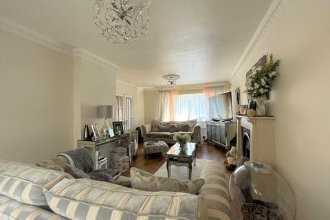 5 bedroom semi-detached house for sale, Andyk Road, Canvey Island