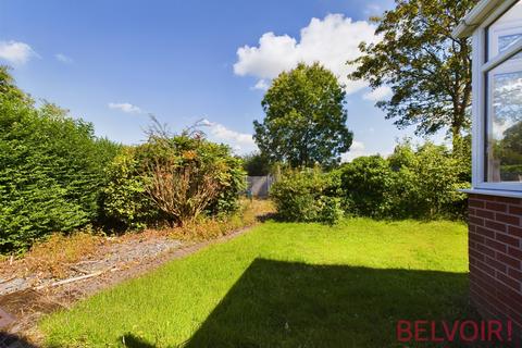 15 Critchlow Grove, Stoke-on-trent, ST3 4BW