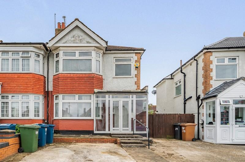Camrose Avenue, Edgware, Greater London. HA8 6AH 3 bed semidetached