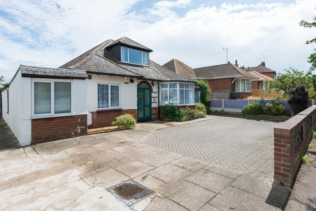 Broadstairs Road, Broadstairs, CT10 3 bed detached bungalow for sale