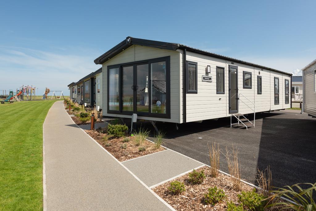 The Willerby Dorchester, Seaview Holiday Park, Whitstable 2 bed park