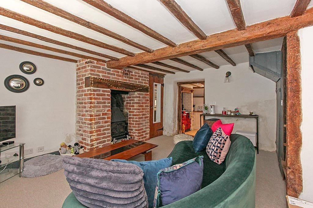 Ospringe Street, Faversham, Kent, ME13 2 bed end of terrace house for sale £300,000
