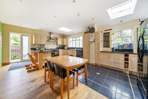 48 Bennetts Way, Croydon, CR0 8AA