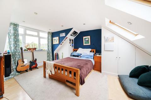 48 Bennetts Way, Croydon, CR0 8AA