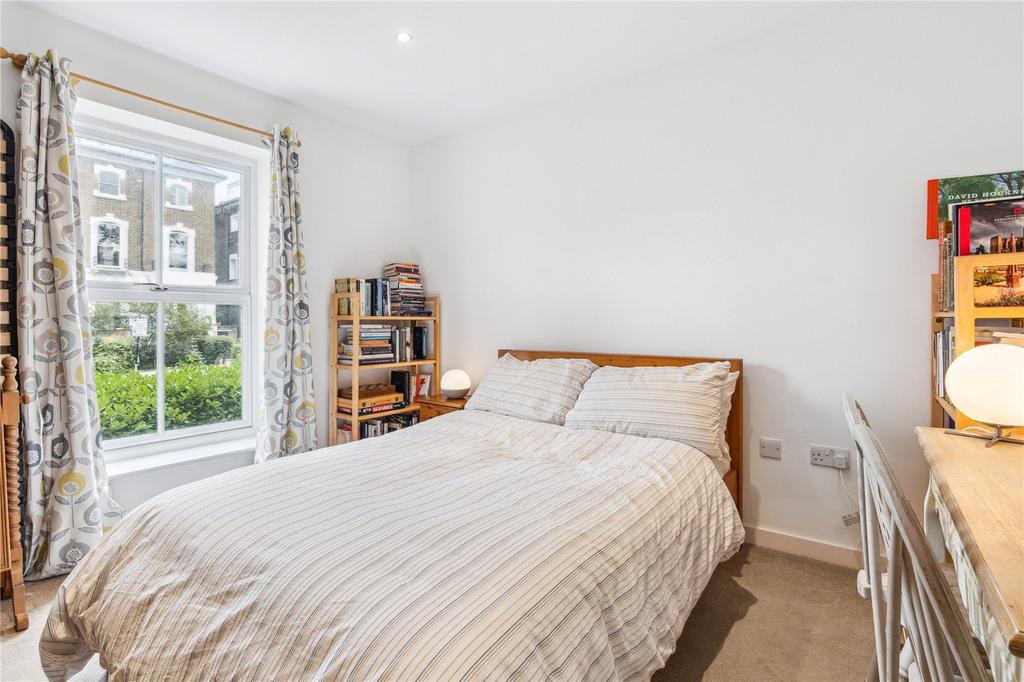 Apartment in London - More