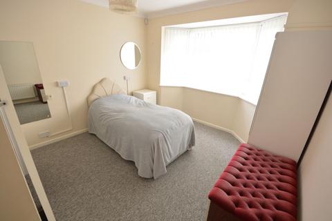 35 Kirkway, Broadstone, BH18 8ED