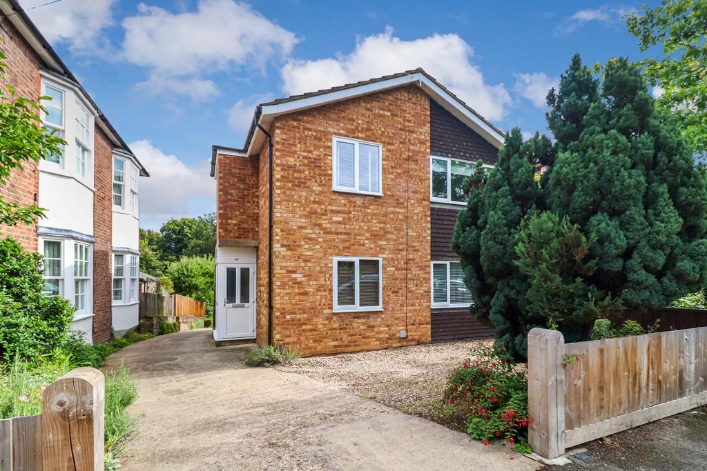 Prospect Road, St. Albans AL1 2 bed £425,000