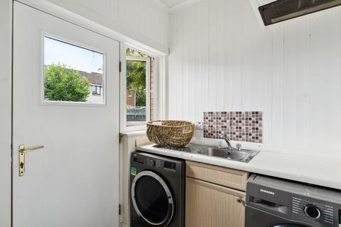 6 Brent Drive, Thornliebank, Glasgow, G46 8JN