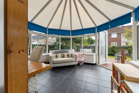 6 Brent Drive, Thornliebank, Glasgow, G46 8JN