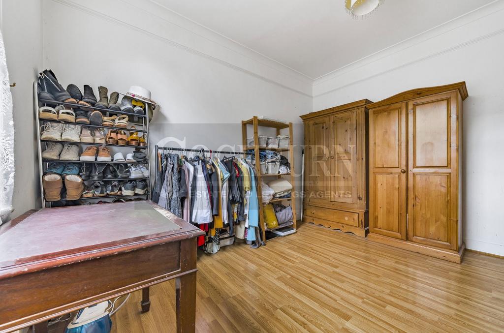 Walk-in wardrobe