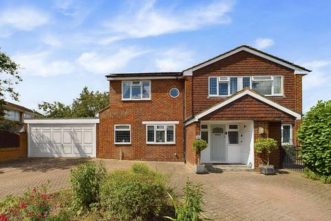 4 bedroom detached house for sale, Butt Haw Close, Hoo St. Werburgh, Rochester ME3 9BA