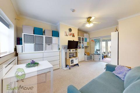 7 Dickens Road, Rochester, ME1 2JR