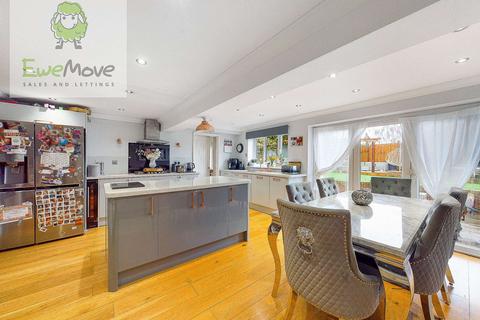 20 James Road, Cuxton, Rochester, ME2 1DH