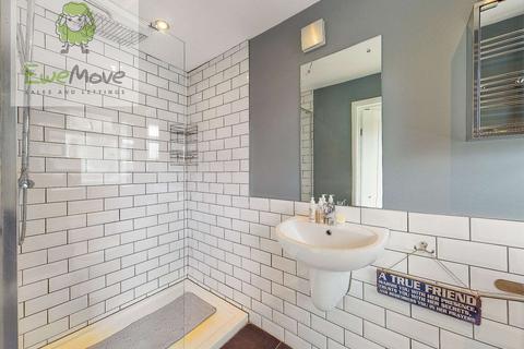 20 James Road, Cuxton, Rochester, ME2 1DH