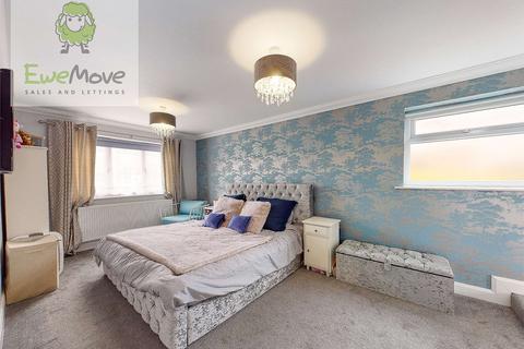 20 James Road, Cuxton, Rochester, ME2 1DH