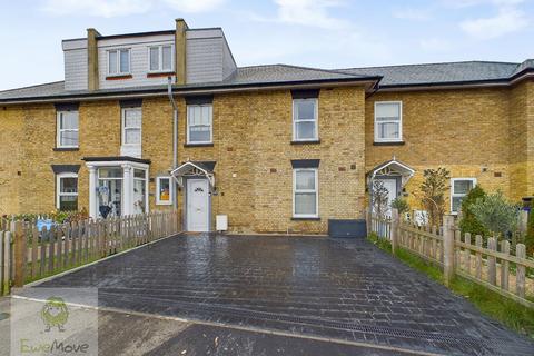 3 bedroom terraced house for sale, Main Road, Hoo St. Werburgh, Rochester ME3 9AA