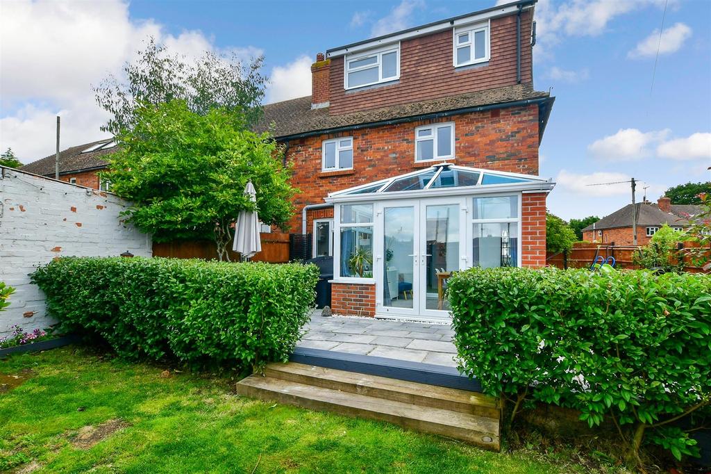 Palmer Road, Angmering, West Sussex 5 bed end of terrace house for sale
