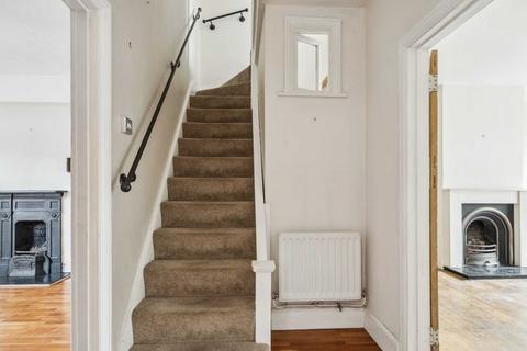 83 Oxhey Avenue, Watford, WD19 4HB