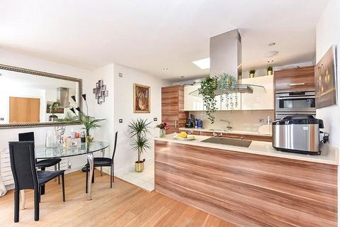 3 bedroom penthouse to rent, De La Mare Court, 6 Stratheden Road, Blackheath, London, SE3