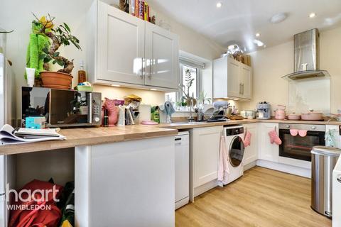 2 bedroom bungalow to rent, Bakers End, London