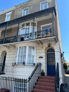 2 bedroom flat for sale, Augusta Road, Ramsgate, CT11