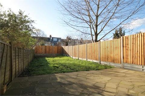 2 bedroom flat to rent, Huddlestone Road, Willesden