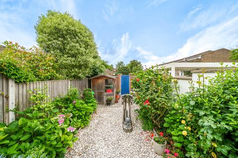 38 Manor Road, Teddington, TW11 8AB