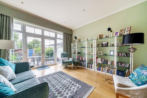 38 Manor Road, Teddington, TW11 8AB