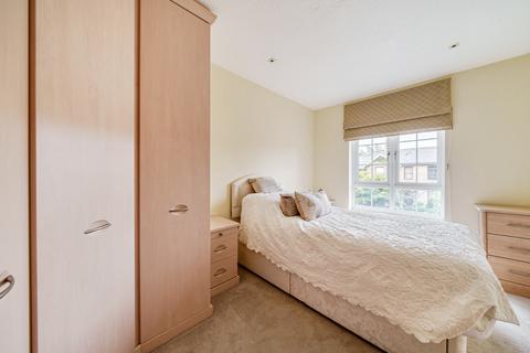 38 Manor Road, Teddington, TW11 8AB