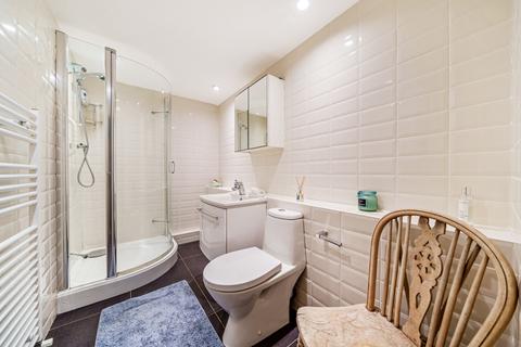 38 Manor Road, Teddington, TW11 8AB