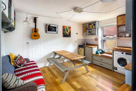 Studio to rent, Coopers Close, Stepney, London, E1