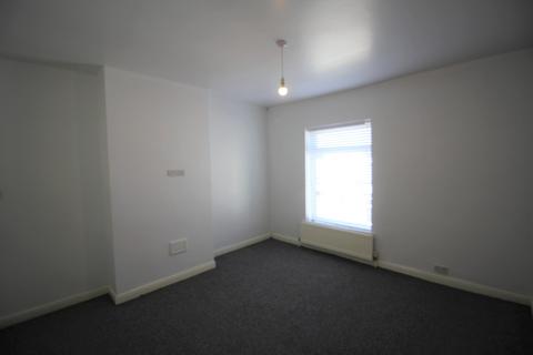 2 bedroom terraced house to rent, Vine Street, Chadderton, OL9