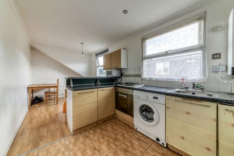 2 bedroom flat for sale, Holmesdale Road, London, London, SE25 6HX
